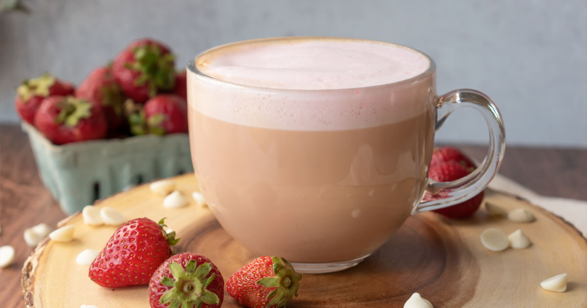 https://www.ourpaleolife.com/wp-content/uploads/2022/07/Sugar-Free-Strawberry-White-Chocolate-Latte-Social.jpg